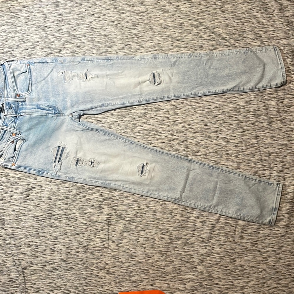 Men’s American eagle air flex ripped light-wash jeans